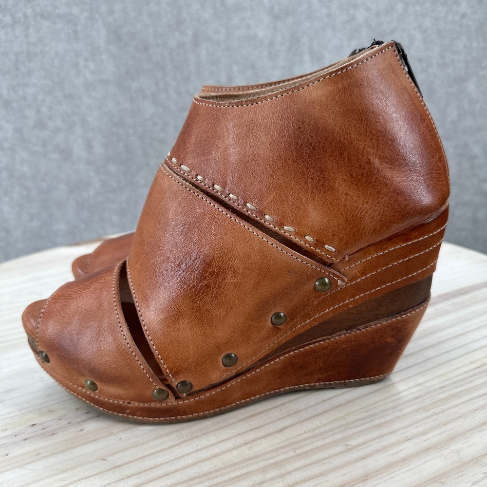 Bed Stu Jessie Wedge Sandals Womens 10 Tan Leather Studded Peep Toe Back Zip